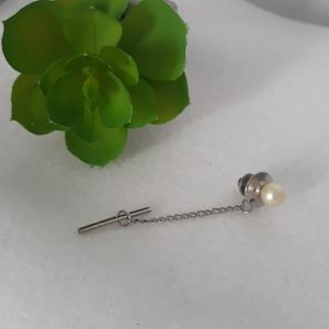 UNSIGNED NICE TIE TAC WITH PEARL IN CENTER